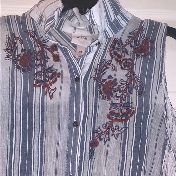 Cold Shoulder Floral Embroidered Top - Picture 3 of 7